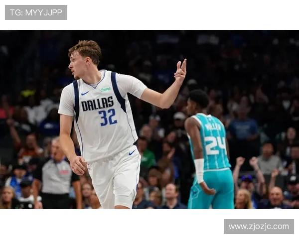 戴维斯脚踝伤独自返更衣室坚强